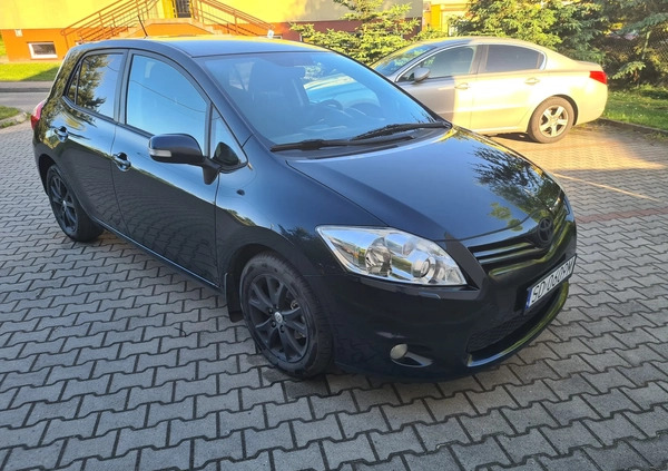Toyota Auris cena 31900 przebieg: 163000, rok produkcji 2011 z Sławków małe 106